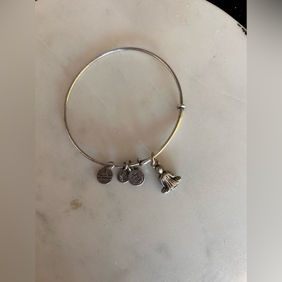 Alex and Ani Buddha bracelet SS pre-owned in very good condition - Picture 4 of 4